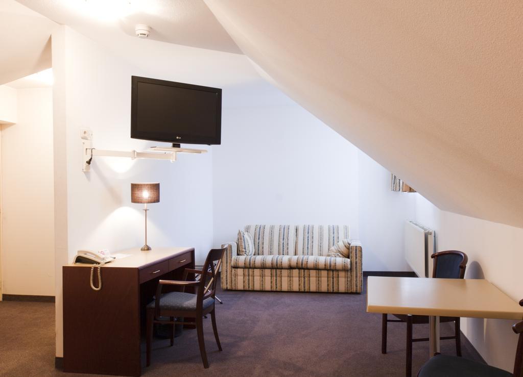 Hotel Restaurant la Sonnerie Son en Breugel Extérieur photo